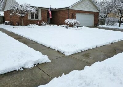 Snow clearing — driveway and walk